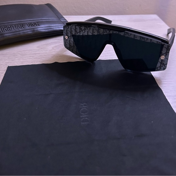 DIOR MU BLACK MASK SUNGLASSES - Picture 3 of 3